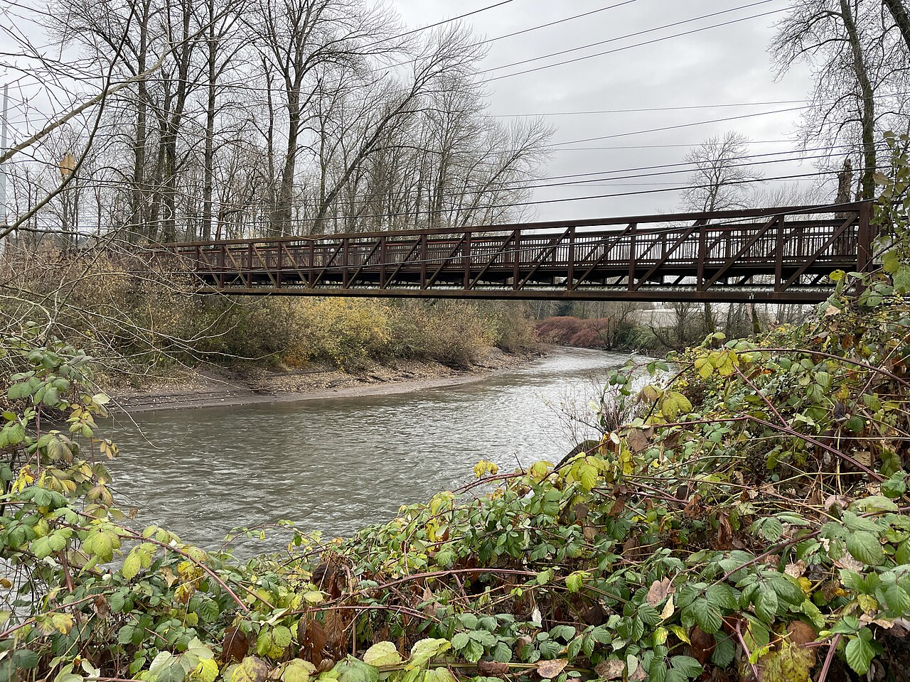 Bridge over the White River along the Sumner Link Trail in Sumner, Washington